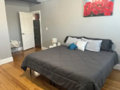 Prime Location!WALK TO WATER & HISTORIC DISTRICT!PRIVATE Large first floor apt!