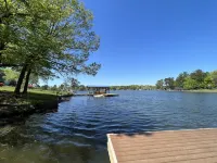 Lakefront Home / 2Bd 1 Ba / Boat Dock