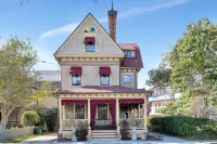 Ocean View, Pathway Situated, Large Wrap Around Porch, Private Parking! Hotels near Ocean Grove Beach