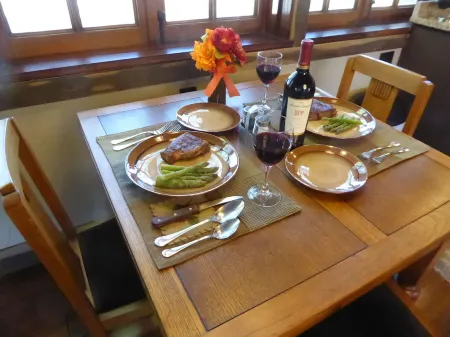 THE NEST - GARAGE/STUDIO