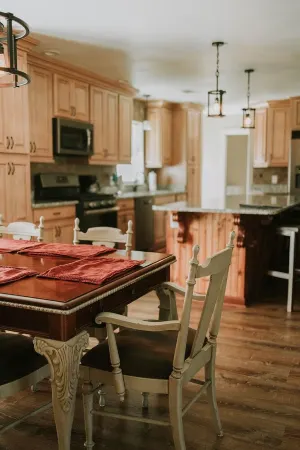 Pine Ridge - Close to Beach, Casinos & Downtown Ocean Springs!!