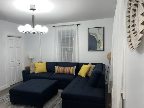 Remodeled Townhouse close to Boston