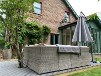 Birchwood Cottages presented by Lazy Daze. Hotel in zona Horsham Park