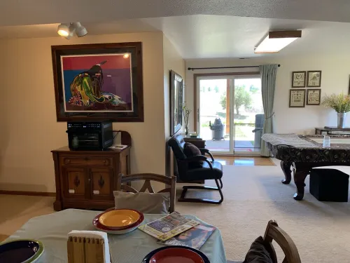 Sundance on the prairie. Light &open 2bdrm walkout basement apt w/mountain views
