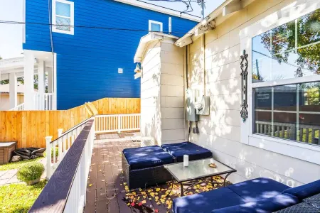 Paradise Awaits! Centrally Located Beach Retreat!  Close To Everything! Отели рядом с достопримечательностью «Парк Сивулф»