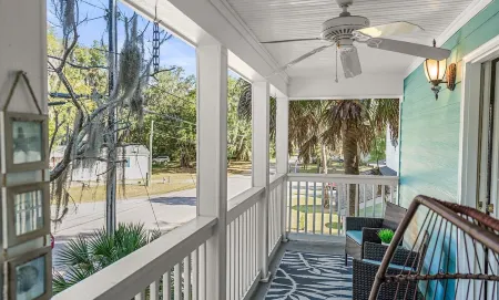 3 bedroom 2.5 bathroom home in Port Royal! - Close to all bases