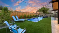 Stylish Old Town Escape - Plunge Pool, Fire Features & Walkable Fun