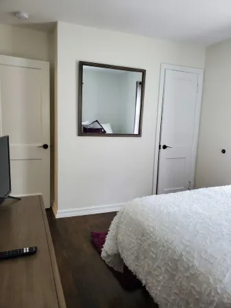 Tranquil Cozy Retreat - Centrally Located Отели в г. Лафайетт