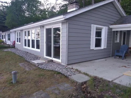 BEAUTIFUL LAKE FRONT NEWLY RENOVATED COTTAGE 2021