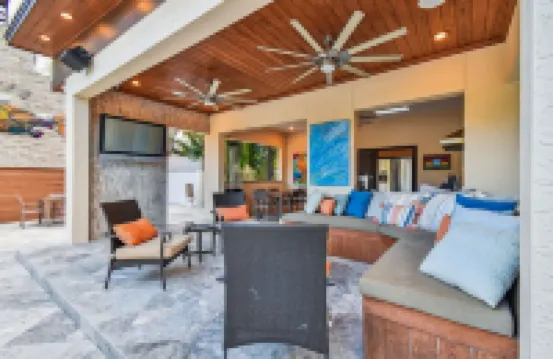 Modern Pool House Oasis