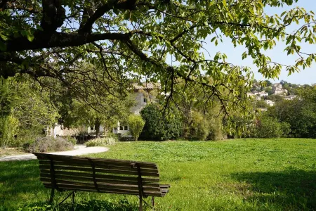 Bastide 350m² renovated, magnificent view of Provencal village