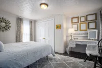 Lovely home, wonderful location. Hotels in Luray