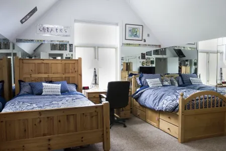 Charming 3 Bedroom family house with hot tub on 2 acres panoramic views Отели рядом с Аэропорт Питкин Каунти