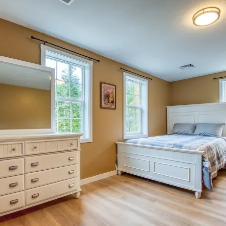 Charming Newly Renovated Home Отели в г. Кэмптон