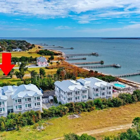 No Cleaning Fee - Condo With Waterfront Pool/Beach