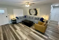 Close to Ft. Sill; Cozy 3 bedroom in quiet neighborhood; lots of amenities
