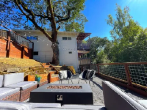 Fully Remodeled Private Wine Country Bungalow! Sunny Treetop Views, Luxury Beds