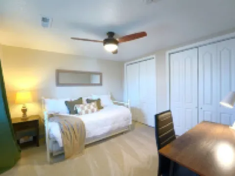 Clean, Quiet 2 Bdrm Near Provo w/ Direct Access to City Park Hoteles en Springville