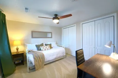 Cozy Parkside Mountain Retreat  - Parkside Haven Hotels near Springville City Skate Park