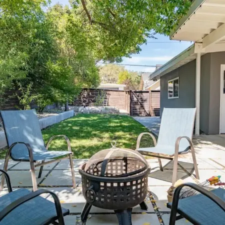 Close to Downtown! Gorgeous MidCentury w/fire pit