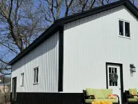 SILVER LAKE STUDIO - Located on Silver Lake & 9 miles from Letchworth State Park Hotels in Perry
