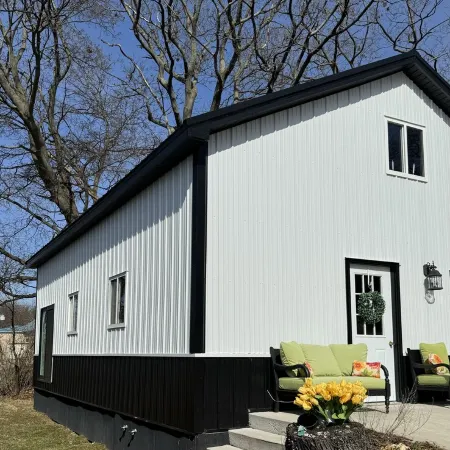 SILVER LAKE STUDIO - Located on Silver Lake & 9 miles from Letchworth State Park