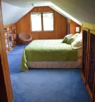 Unique Large House on 40 Acres, Great Views, Bass Pond, and Trails. Pets OK! Hotels in Chassell Township