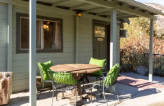 The Kaweah River Cabin sleeps up to 8 guests, located 3 minutes from entrance