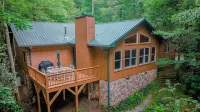 Charming Mountain Cabin. 10 min to Highlands/Cashiers. Great WiFi & EV Charger!