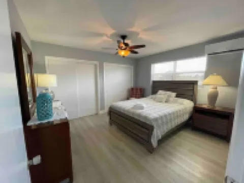 New Listing - 3 Min Walk-Beach, Hot Tub, Tennis, Wi-Fi