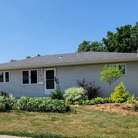 Private Entrance/Space. Peaceful Getaway. Close to Events. King Bed. Amenities!