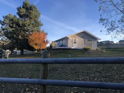 A peaceful one-bedroom house next to the Bitterroot Mountains Hotels near Calvary Chapel Bitterroot Valley
