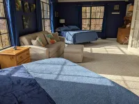 Goats! 85" TV, Nintendo, Billiard Table ...Rest, Relax, Game On! Free 4th Night!