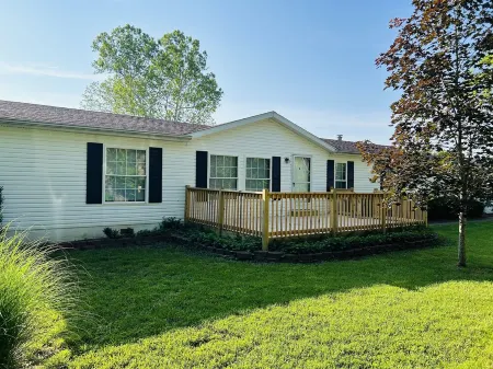 Secluded Farm near Bennett Springs State Park, 66 Robin Ln Tunas, MO 65764