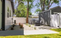 Beautiful NEW 1-bed, 1-bath right in downtown Cody! Sleeps up to 4.