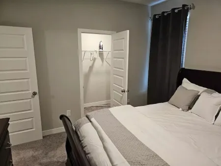 Home Away from Home Отели в г. Фолл Крик Тауншип