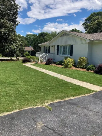 Great weekend getaway just a mile from downtown!