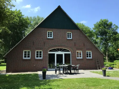 Spacious Vacation Apartment in a Country House on the Jade Bay North Sea