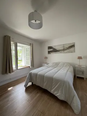 Charming cottage located in the park of a 17th century castle