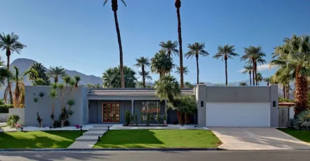 25% Off Dec/Jan!! Sunny Mid-C Modern Beauty! Stunning Pool, Spa, Mountain Views! Отели рядом с достопримечательностью «Индиан-Уэллс Теннис Гарден»