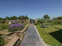 How Hill Farm Cottage Ullswater Holiday Park附近的飯店