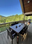Bear Valley Retreat | Cozy and Private Cabin near Lake Chatuge | Dog Friendly