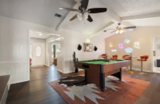 4bd Near Airport & Downtown - Volleyball - Games