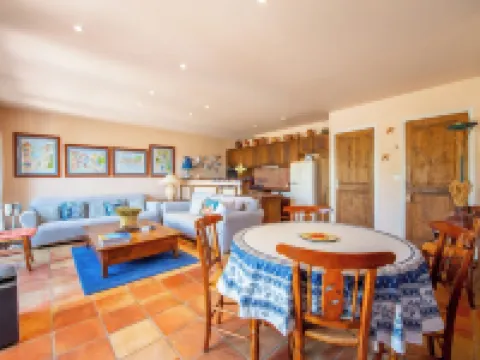 Saint-Tropez, Place des Lices サン・トロペのホテル