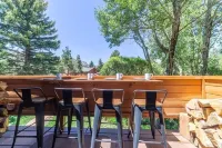 Spacious & Bright - Mountain Views, Balcony Bar, at Red Line Shuttle Stop