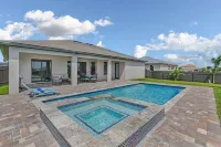 Sunrise Villa with Private Heated Salt Water Pool and Spa near Golf Course