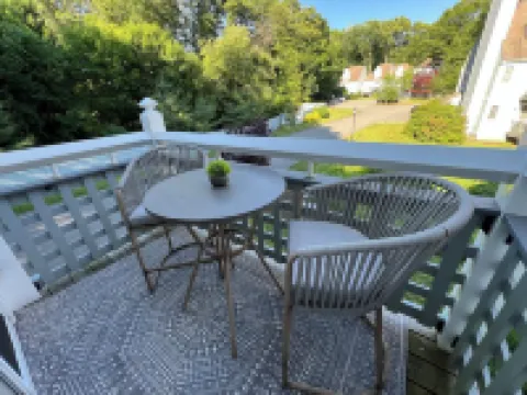 Newly Renovated Loft Villa at Norwich Spa, minutes to Mohegan Sun