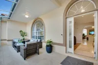 Heated Saltwater Pool Spa Game Room - Family friendly Tropical Oasis!
