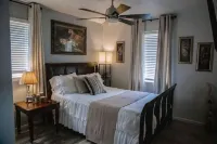 LET D'S COZY COTTAGE #2 PROVIDE YOU A COMFORTABLE STAY IN BIG SPRING, TEXAS!!!
