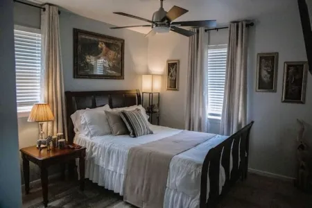 LET D'S COZY COTTAGE #2 PROVIDE YOU A COMFORTABLE STAY IN BIG SPRING, TEXAS!!!